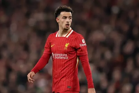  كورتيس جونز يستعد للمباراة الـ200 مع ليفربول